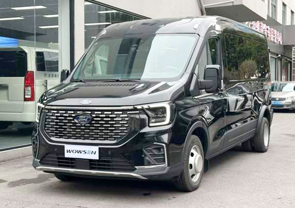 福特黑武士T8九座版｜移动商务舱，从容驭世